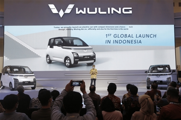 五菱Air EV在印尼：通过性和灵活性备受欢迎  当地售价3.58亿起