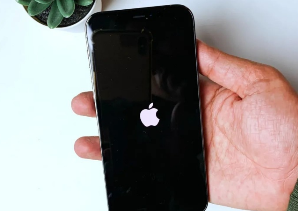 Lösen Sie das feststeckende Problem der weißen Apple-Benutzeroberfläche des iPhone 8 und lernen Sie zwei Methoden zur Wiederherstellung des Systems kennen!