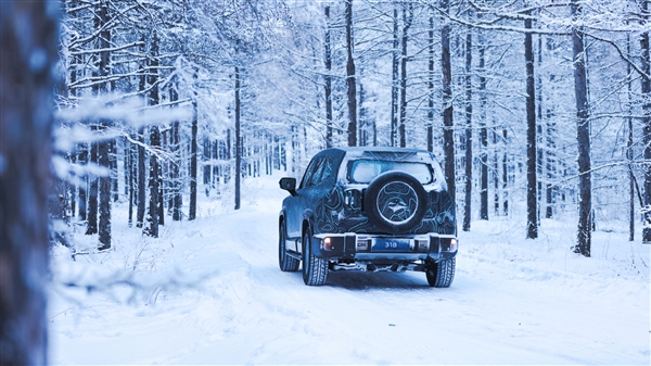 Die Marke Deep Blue bringt einen neuen SUV auf den Markt, der den Hardcore-Offroad-Stil betont und neue Markttrends anführt