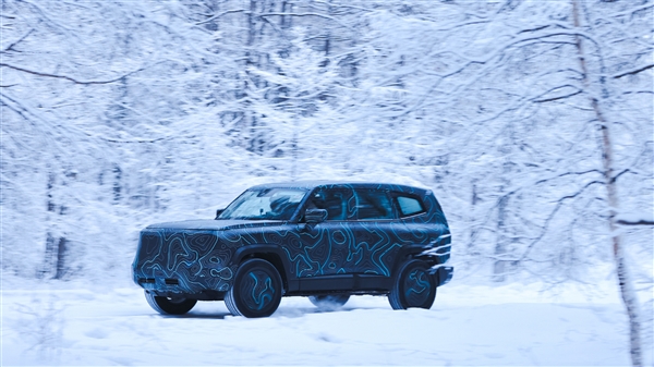 Die Marke Deep Blue bringt einen neuen SUV auf den Markt, der den Hardcore-Offroad-Stil betont und neue Markttrends anführt