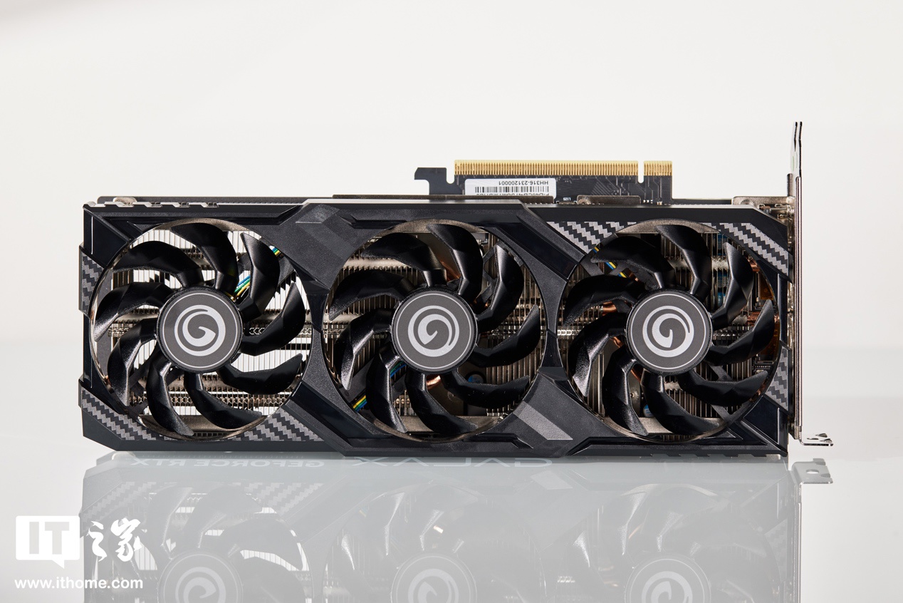 【IT之家评测室】影驰 GeForce RTX 4070 SUPER 大将显卡评测：明明是接替者，却想越级打野