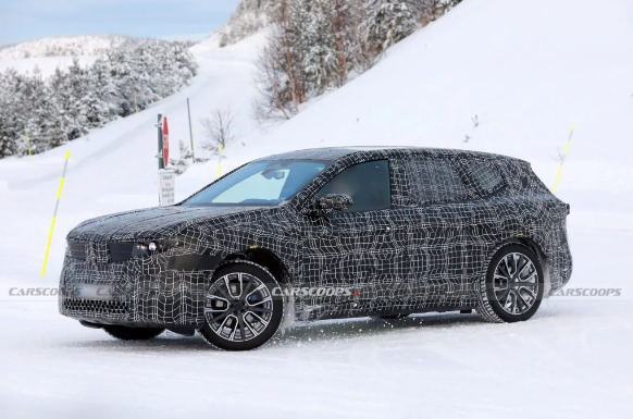 BMW iX3 telah dinaik taraf secara dalaman dan luaran, dengan jarak pelayaran sejauh 800 kilometer, menarik perhatian