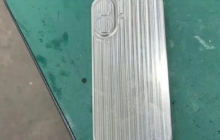 iPhone 16金属机模、模具曝光:纵向镜头模组设计