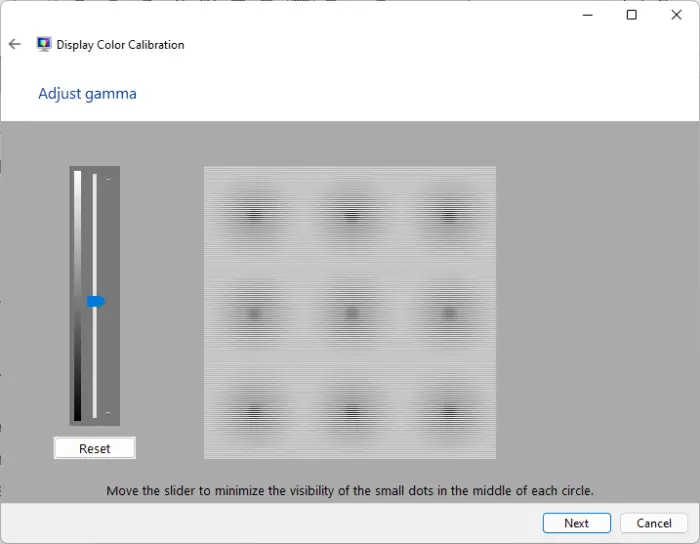 HDMI を接続するとコンピューターの画面が白黒になります