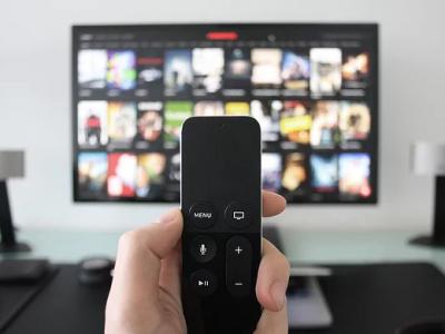 携帯電話からテレビに画面をキャストする方法 スクリーンキャストのためにテレビを携帯電話に接続する方法