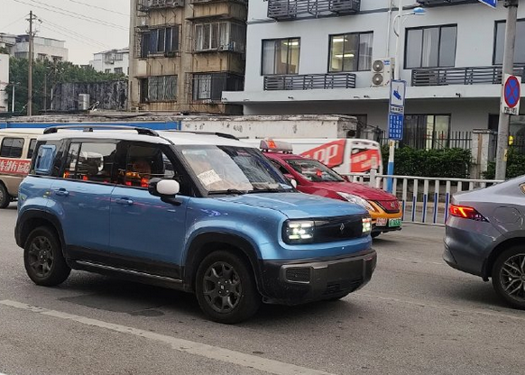 De vraies photos de voitures de Baojun Yueye PLUS sont exposées, la nouvelle architecture de plate-forme crée une nouvelle expérience à cinq portes et cinq places