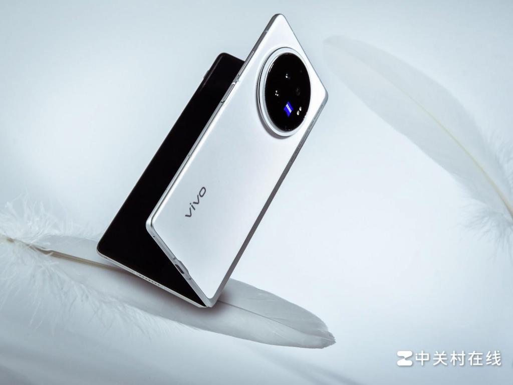 vivo X Fold3 高清图赏 轻至 219g 的折叠屏见过没？