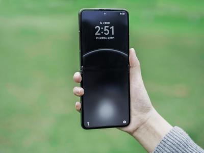  时尚全能小折叠！华为 Pocket 2 全面评测 