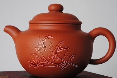 Detailed steps for engraving patterns on a teapot using Photoshop