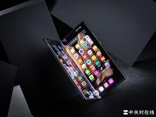 Pengalaman skrin Vivo X Fold3 Pro di dalam dan di luar