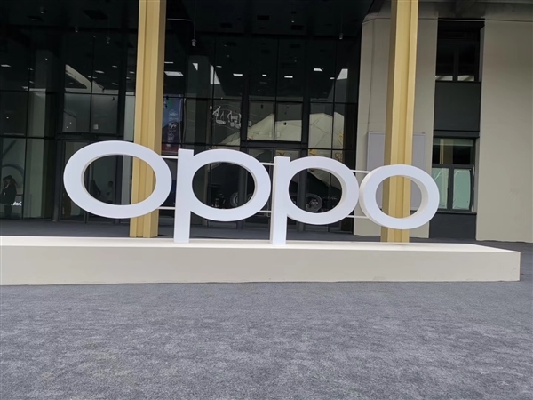 슬라이드를 종료합니다! 2024년 1분기 중국 스마트폰 출하량 전년 동기 대비 1% 증가: OPPO, 화웨이 3대 스마트폰 선정