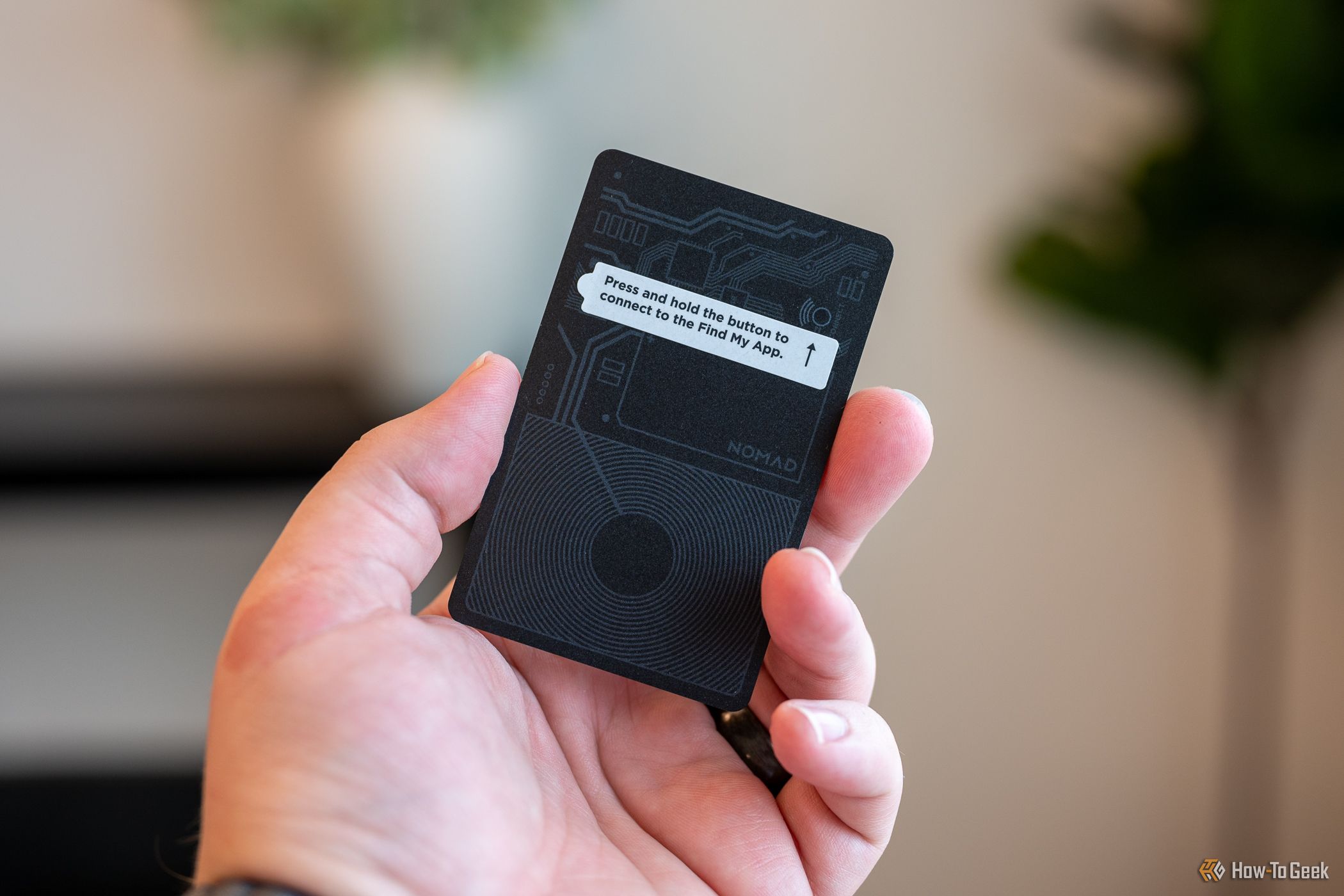 Nomad Tracking Card Review: An AirTag for Your Wallet