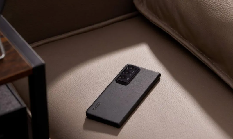 荣耀Magic V3折叠手机预计下月面世,骁龙8s Gen 3平板研发提上日程