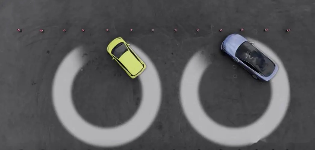 仰望U7重大信息披露!四轮四电机太秀,转弯半径比海鸥还小!