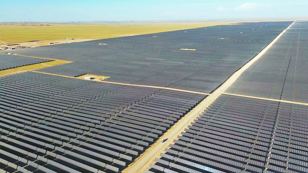 中企在中亚投资建设的最大光伏项目，乌兹别克斯坦 1 吉瓦光伏项目全容量并网