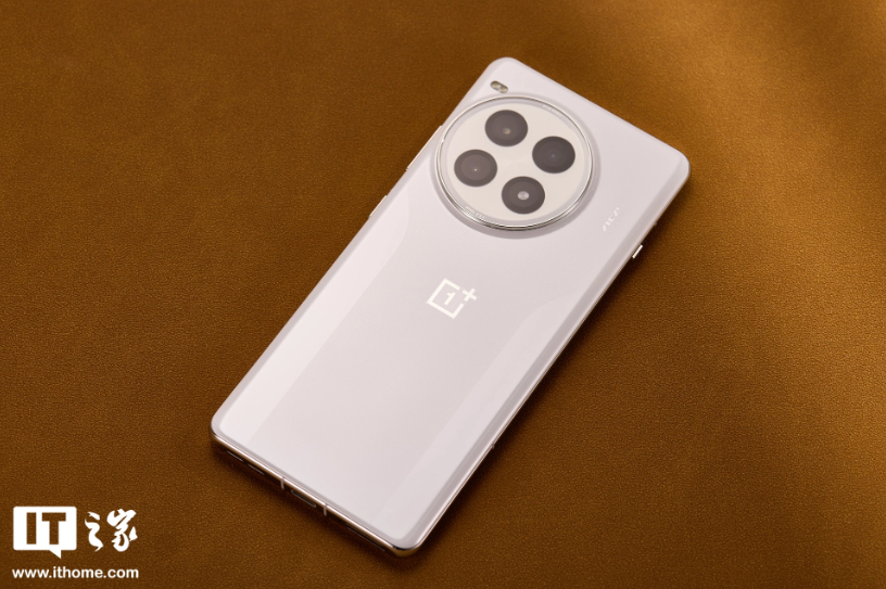 一加 ace 3 pro 手机维修备件价格公布:屏幕组件 890 元,主板 2050 元起