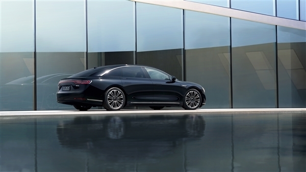 45万起 华为旗舰行政轿车享界S9即日开定:两款车型配置全公开