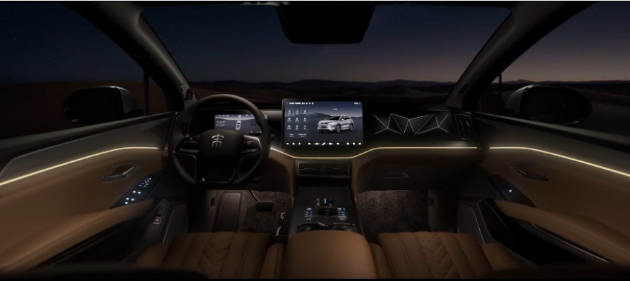 比亚迪宋L DM-i高清座舱亮相：棕色内饰搭配水晶档把，豪华感倍增