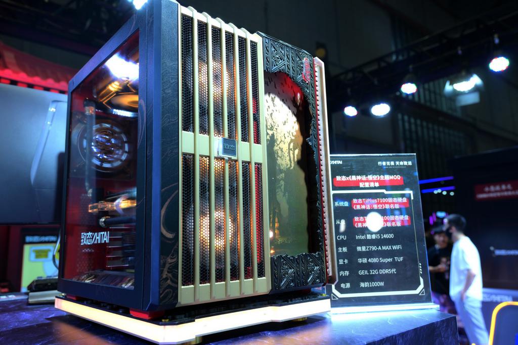 “悟空”味十足 buff 拉满 致态惊艳亮相 BW2024