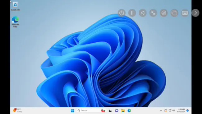 网友在苹果 iphone 15 pro 上跑 win11，体验惨不忍睹
