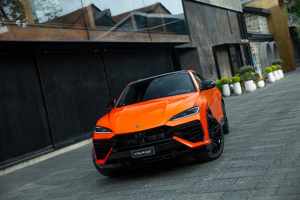 闪耀外滩 兰博基尼发布Urus SE最新官方图片