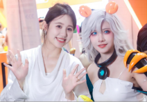 螃蟹账号反诈卷到CJ现场,一栗小莎子现身螃蟹游戏服务网展台
