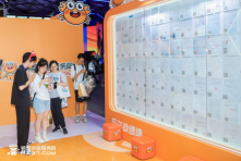 螃蟹账号反诈卷到CJ现场,一栗小莎子现身螃蟹游戏服务网展台