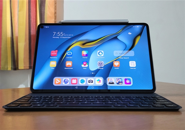 苹果iPad Pro同款技术!曝华为要用串联OLED:史上最好的屏幕
