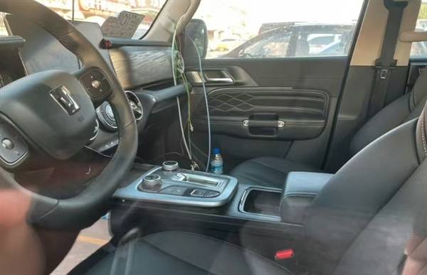 坦克300内饰谍照曝光?官方:假的,测试车!