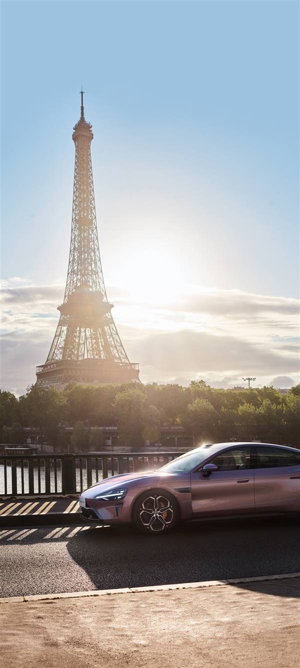 小米SU7巴黎壁纸上线!你的手机也该换新衣了?