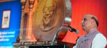 Rajnath Singh 推出 100 盧比硬幣紀念 DMK 族長 M Karunanidhi 誕辰一百週年