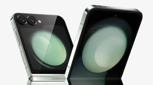 Comparison of details between Samsung Galaxy Z Flip6 mobile phone and its predecessor: larger camera module