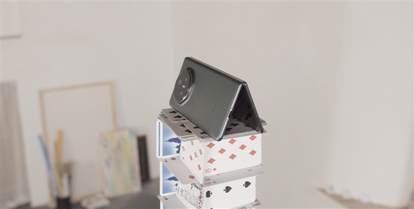 荣耀magic v3挑战吉尼斯认证最高纸牌屋 用纪录见证纪录