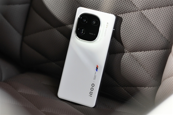 史上最强直屏旗舰！iqoo 13获认证：首批搭载骁龙8 gen4+2k屏