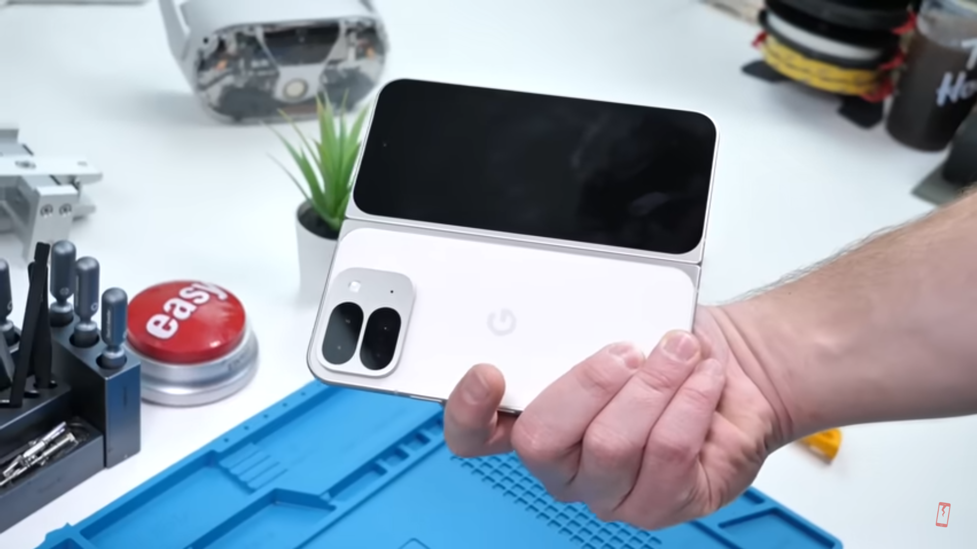 Google Pixel 9 Pro Fold proves easier to tear down than non-foldable sibling in new video