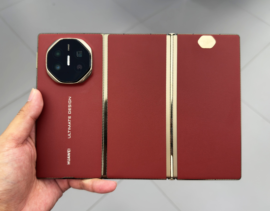 Huawei Mate XT: Hands-on footage already shown of newly released innovative foldable smartphone