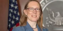 Hester Peirce或成SEC代理主席？美国加密监管走向受关注