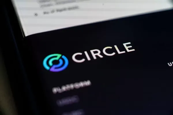circle财报前夕,华尔街对crcl估值产生巨大分歧
