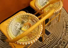 比特币突破6.9万美元：VanEck指8项底部信号触发，ETF资金持续回流