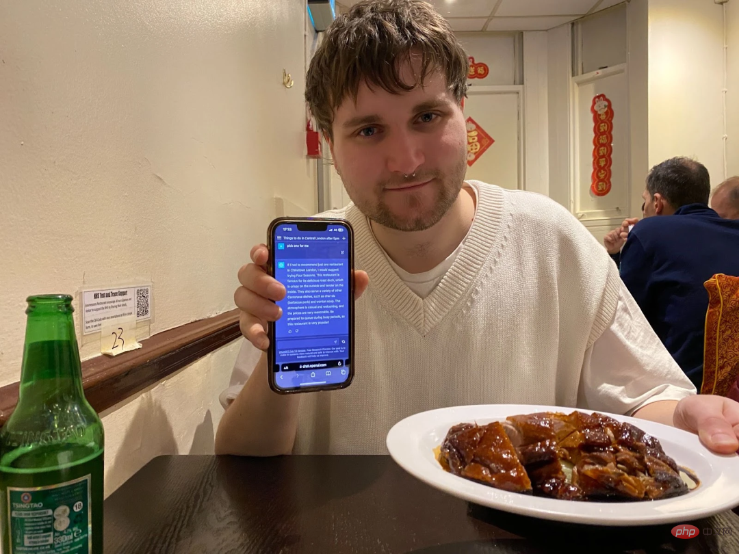 Jadore le petit-déjeuner anglais et le canard rôti, et jai commandé un verre de vin dont le barman navait jamais entendu parler... en comptant les 24 heures pendant lesquelles ChatGPT contrôlait ma vie.