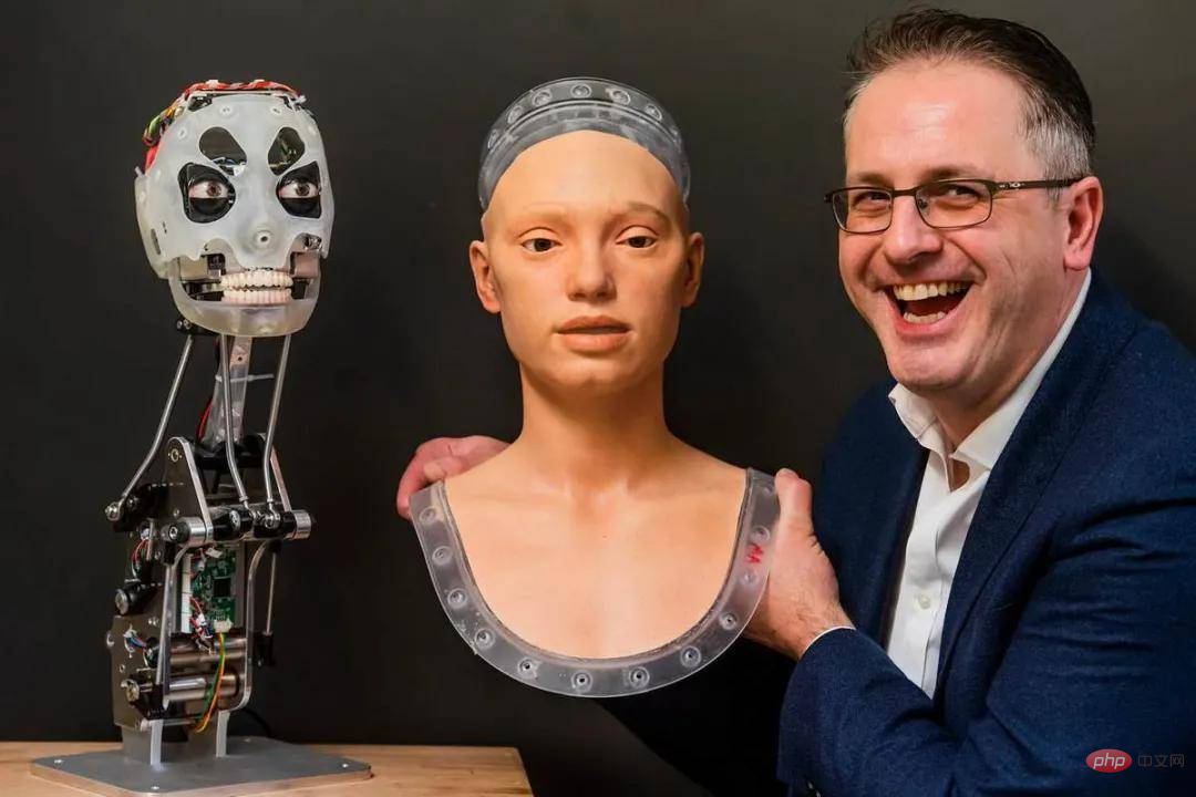 On the 70th anniversary of the Queens accession to the throne, the worlds first hyper-realistic humanoid robot artist presented a portrait, which was sharply criticized for lack of belief