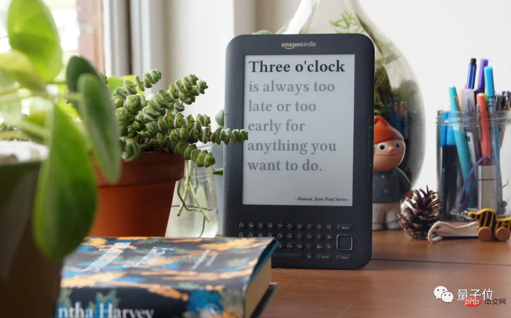 Your old Kindle can be transformed into an electronic calendar in seconds, reminding you to get dressed and pick up express delivery, just by typing a few commands on the line.