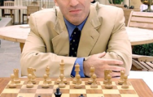 Demis Hassabis：AI 的强大，超乎我们的想象