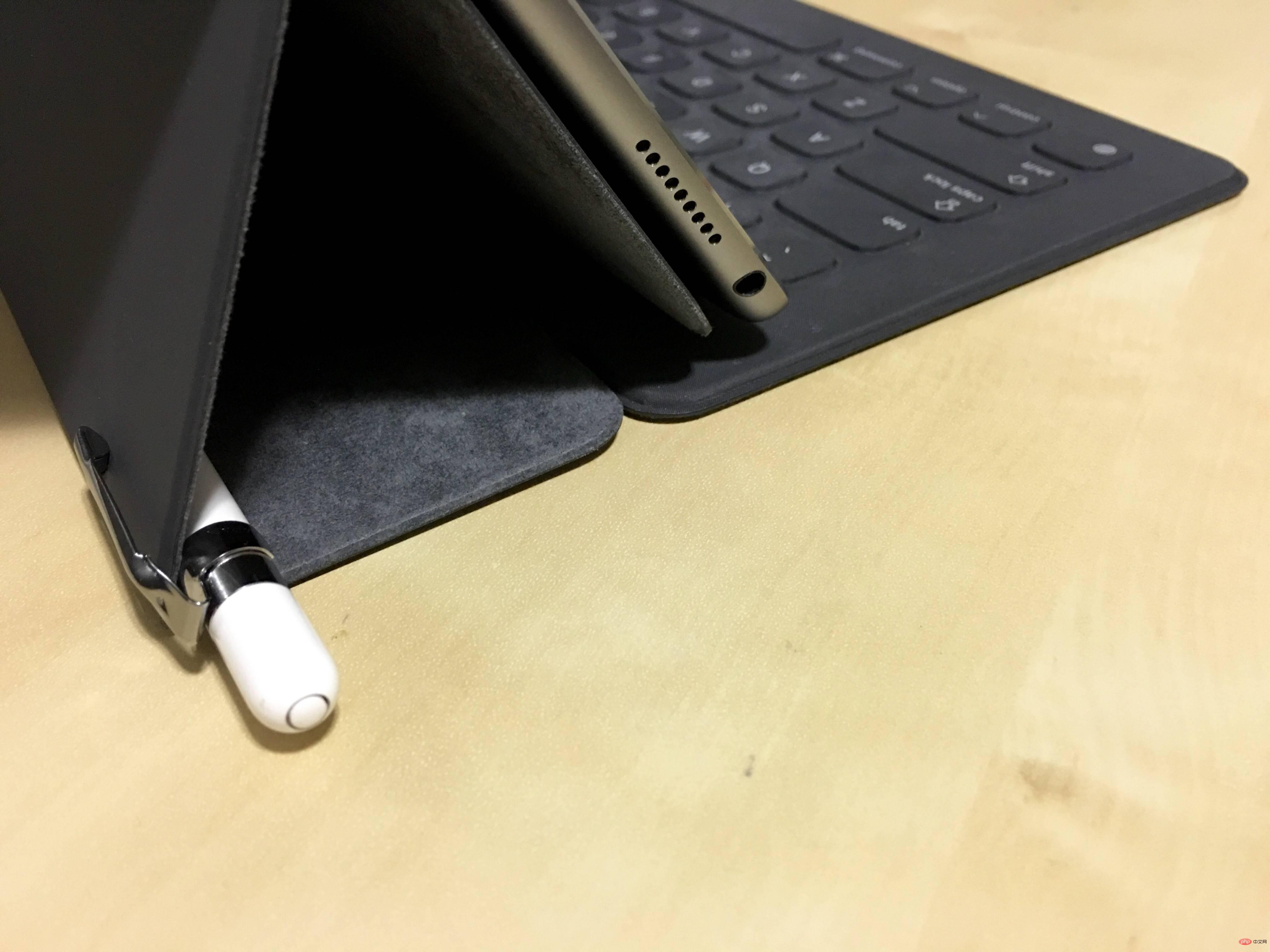 如何使用標準筆夾增強 Apple Pencil（第一代）以方便攜帶和穩定