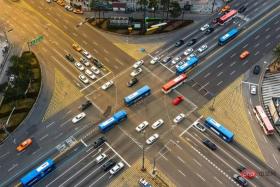 MIT researchers use AI to help self-driving cars avoid idling at red lights