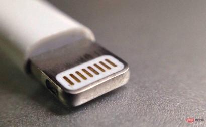 传iPhone 14 不改USB-C 但提升Lightning 传输速度