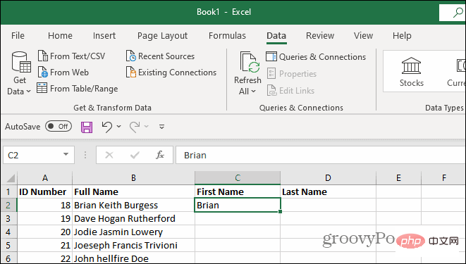 如何在 Excel 中分隔名称