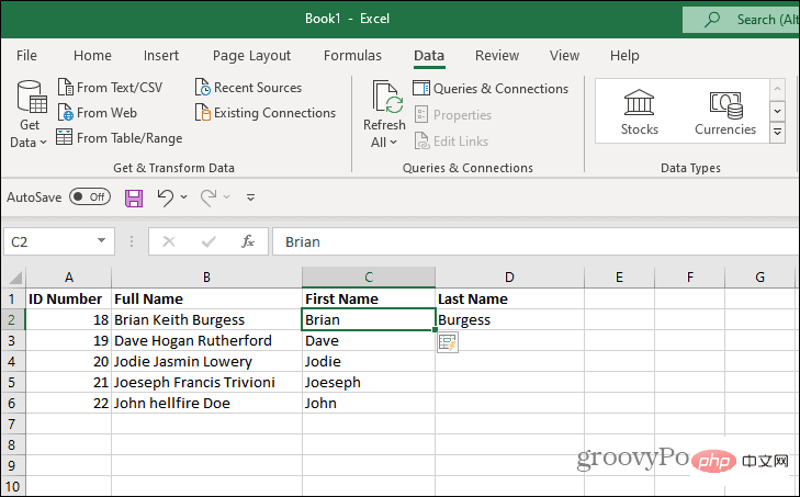 如何在 Excel 中分隔名称