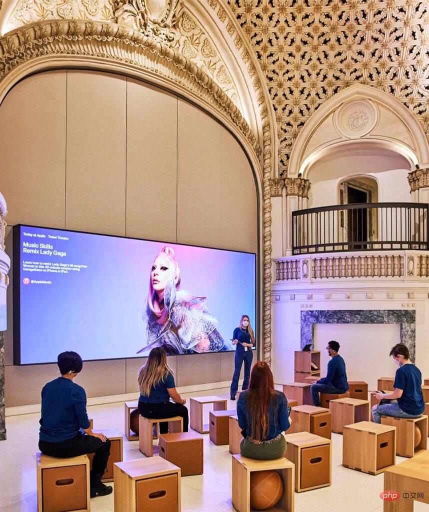 美国2 年以来Apple Store首次举行Today at Apple 实体店活动