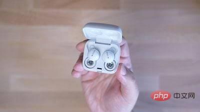 索尼的新 LinkBuds 与苹果的 AirPods 3